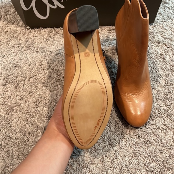 Never worn Elliott Luca Danielle tobacco color boots. - Picture 2 of 5